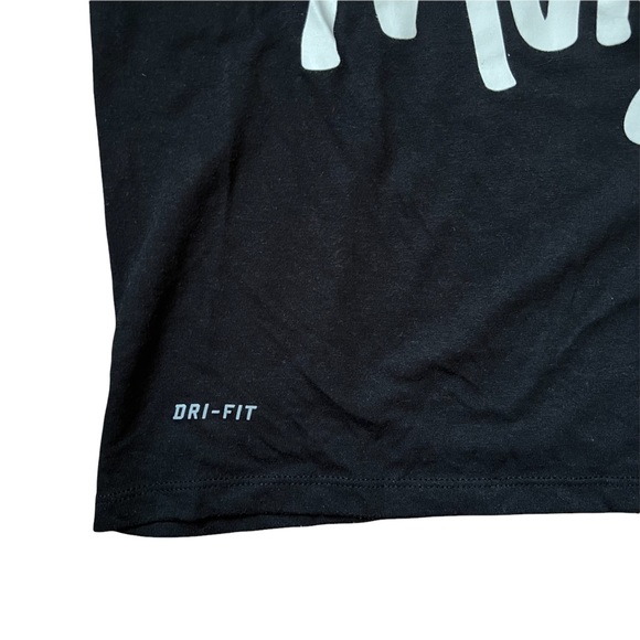 💥3 for $30💥 Nike Tee Athletic Cut - Picture 3 of 6